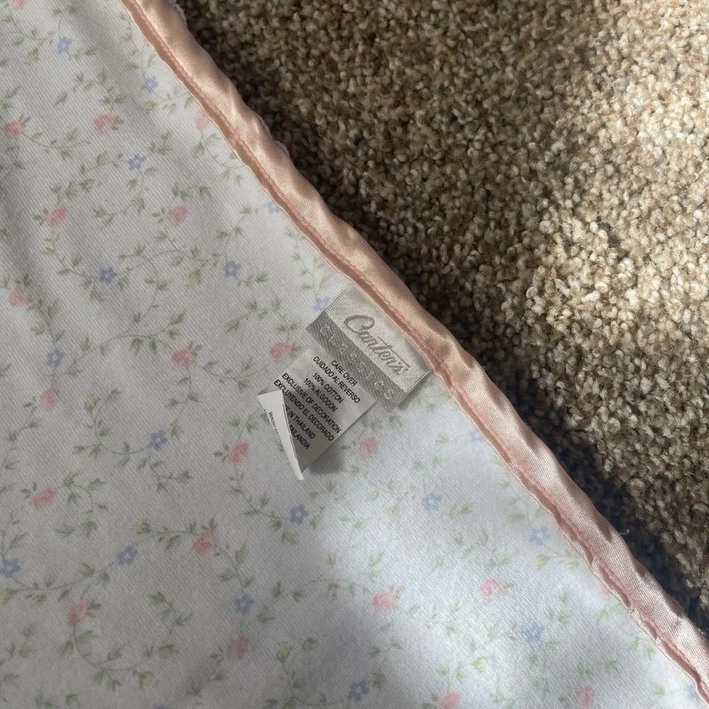 Carters Classics Vintage USA Baby Blanket Flowers Floral Edge Lace Dainty Floral